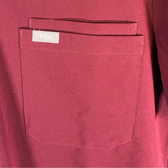 Figs Men's Leon 3 pocket Scrub Top Burgundy Size Medium - Picture 5 of 8